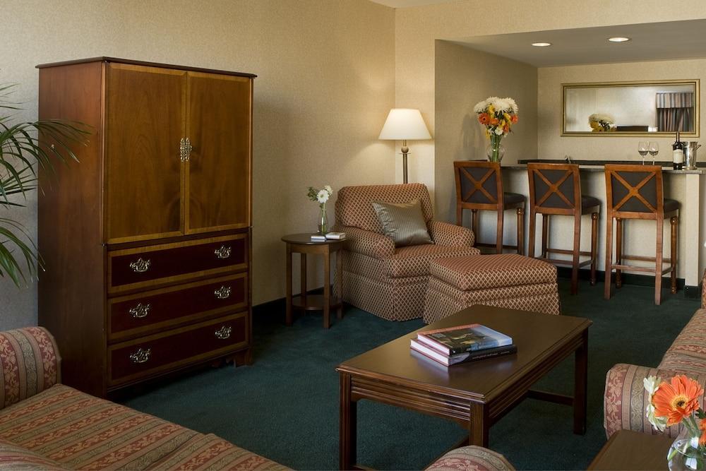 Holiday Inn Arlington At Ballston By Ihg Экстерьер фото
